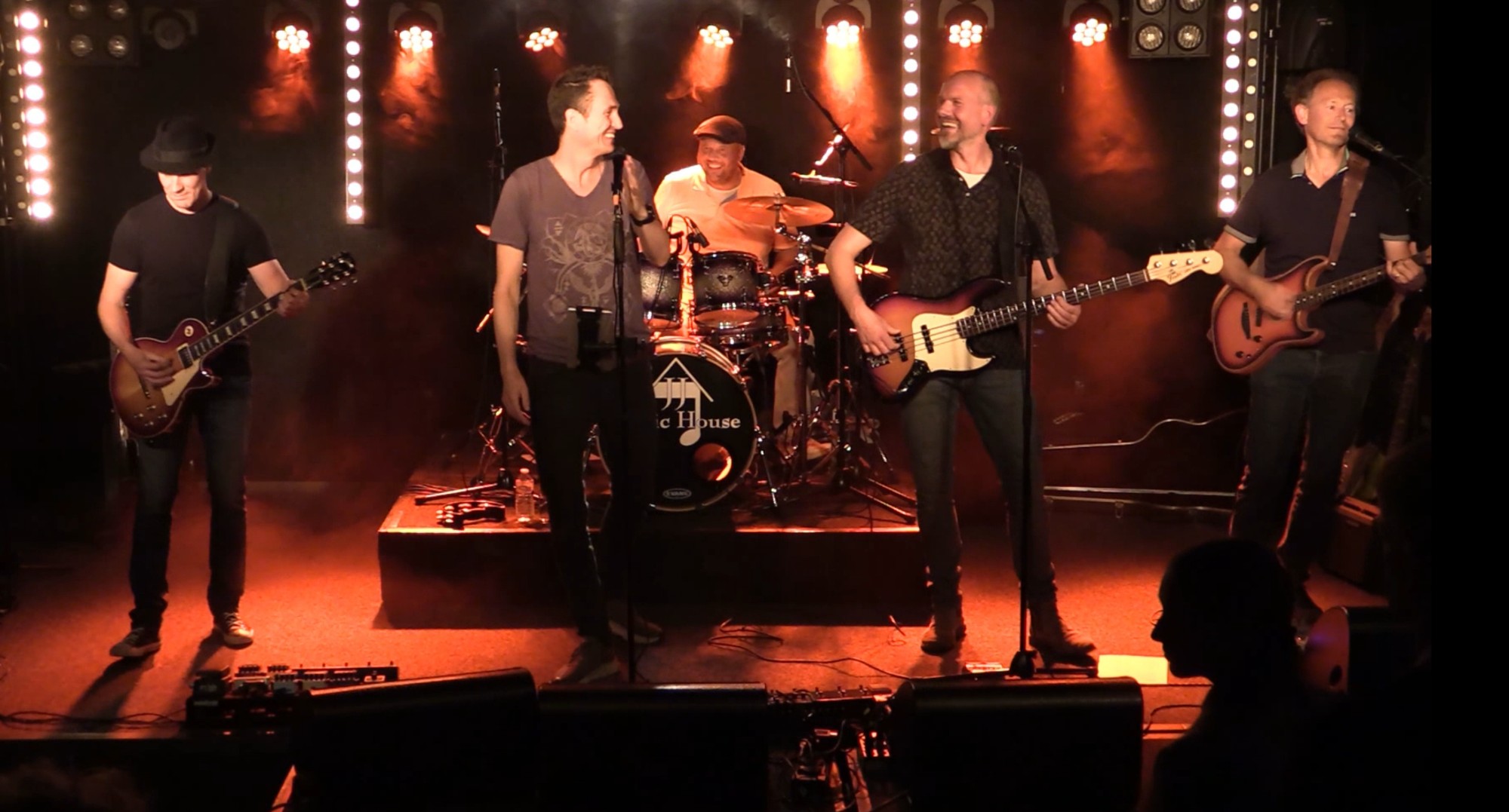 The Greex live